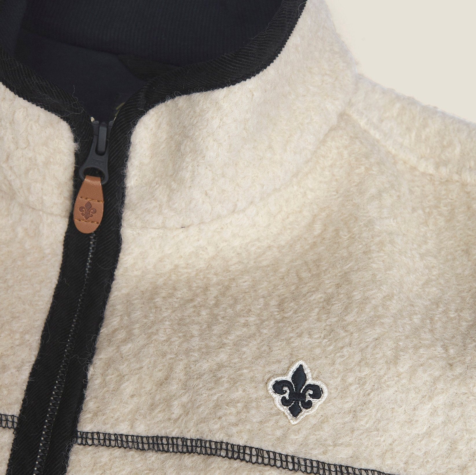 Whitfield Vesti - Off White